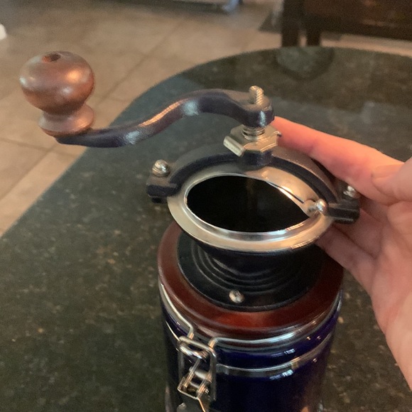 Coffee bean grinder. - Picture 3 of 4